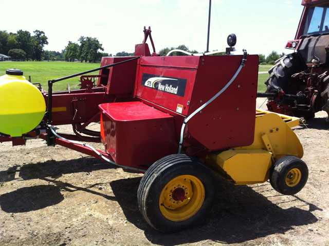 575 New Holland Square Baler