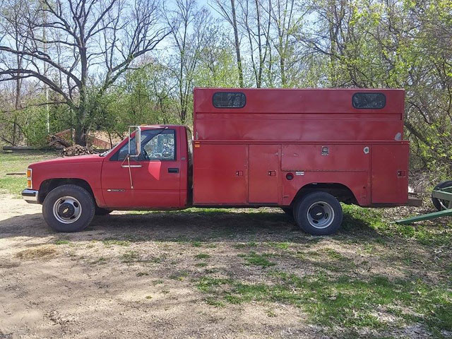 1991 Chevy GMT - 400 w/ KNAPHEIDE Box